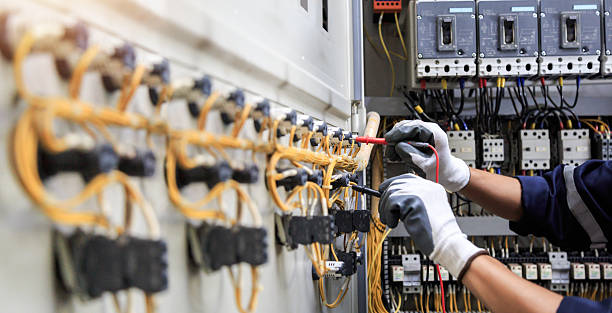 Professional Electrician technician working in Carlton, OR